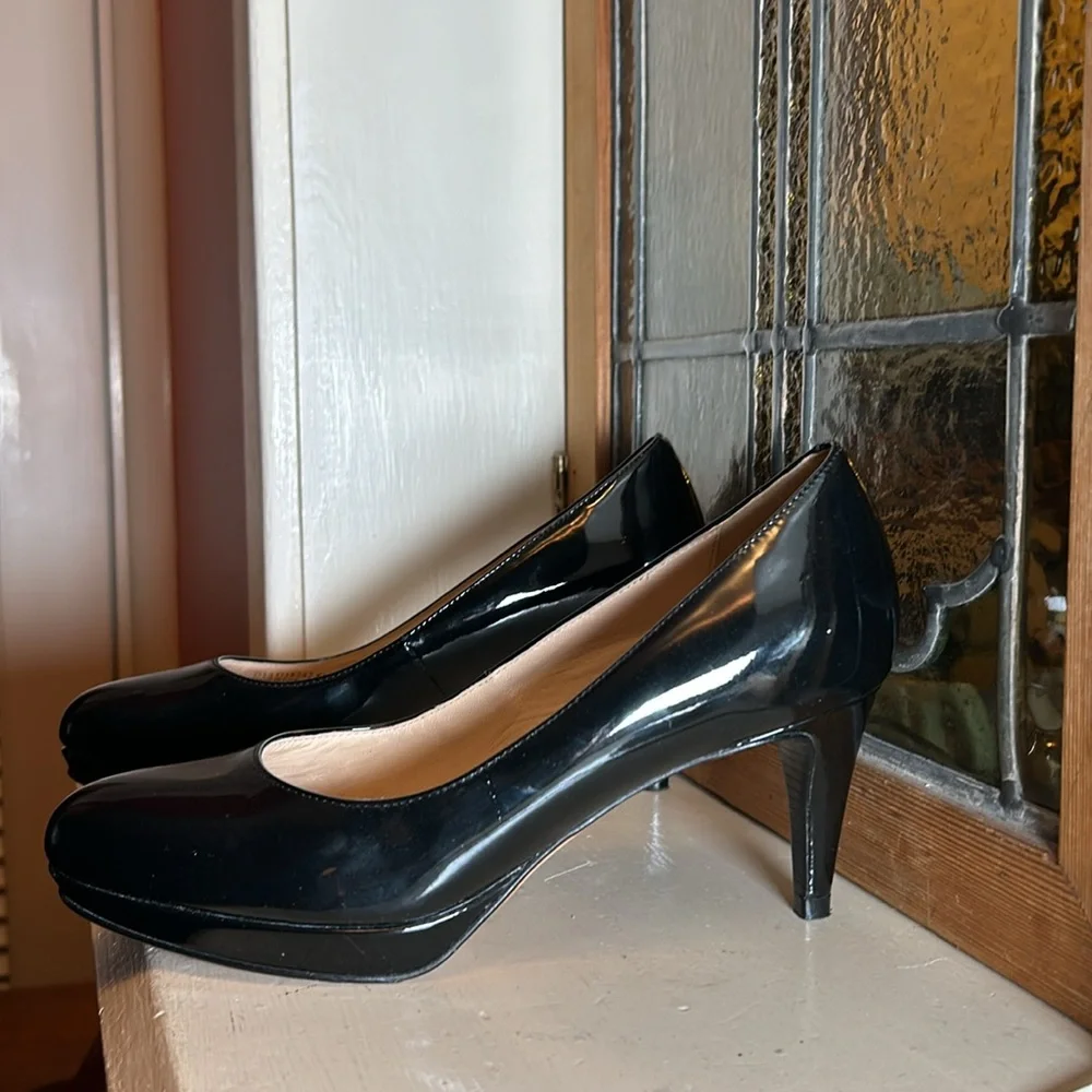 Nike Air Cole Haan black heels. 3 in heels.              Women  6.5 C.